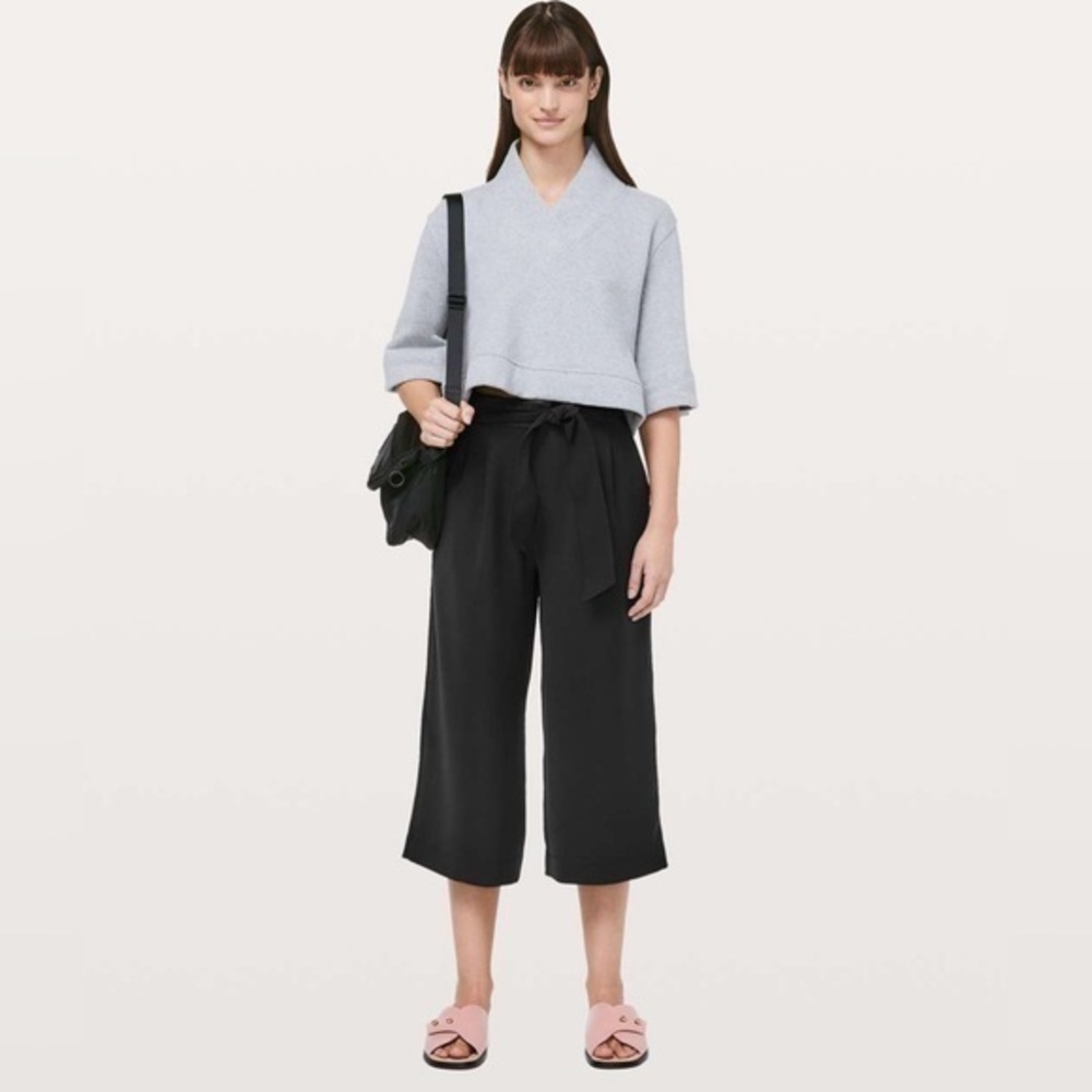 Lululemon Noir Crop wide leg tie front pants in black size 8